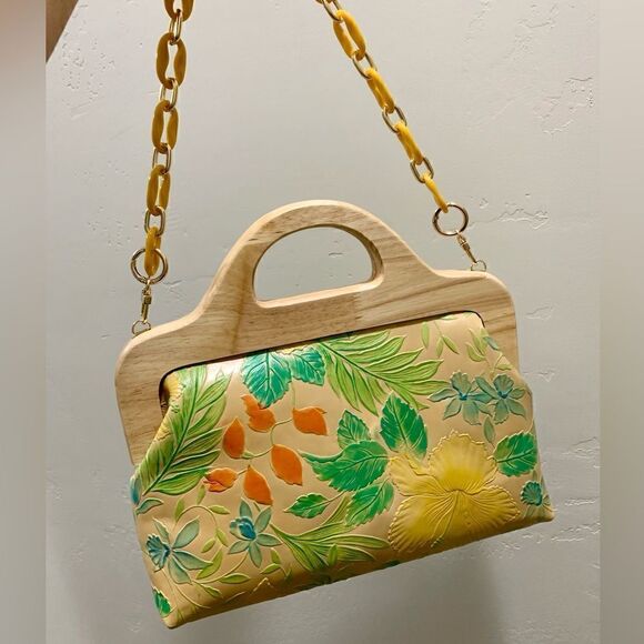 Free Small Clutch With Handmade Genuine Leather Floral Embossed Wooden Frame Bag - Picture 2 of 15